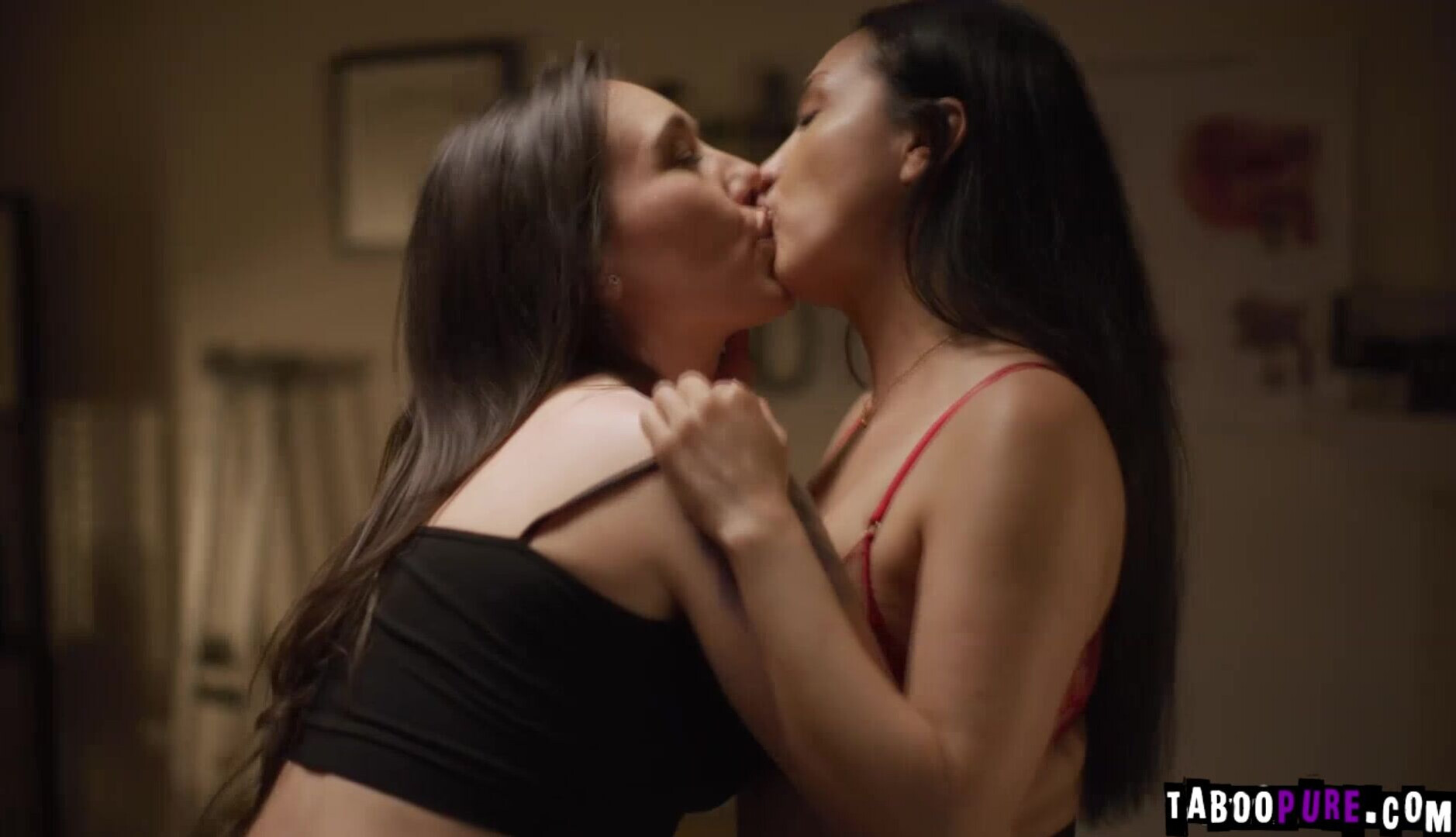 Sinn Sages romantic feelings for Vicki Chase - puretaboo - brunette - natural tits - fingering - milf - tattoos - latina - tribbing - lesbian - uniform