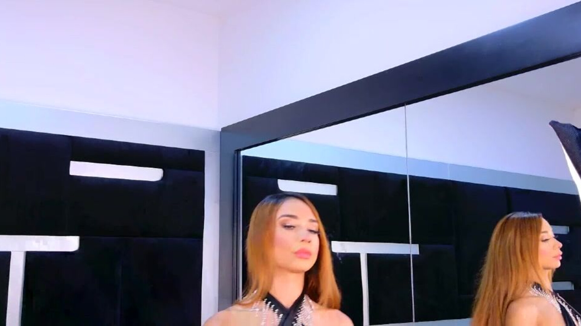 alanaferrara 2025 12 02 18h12m32s - webcam