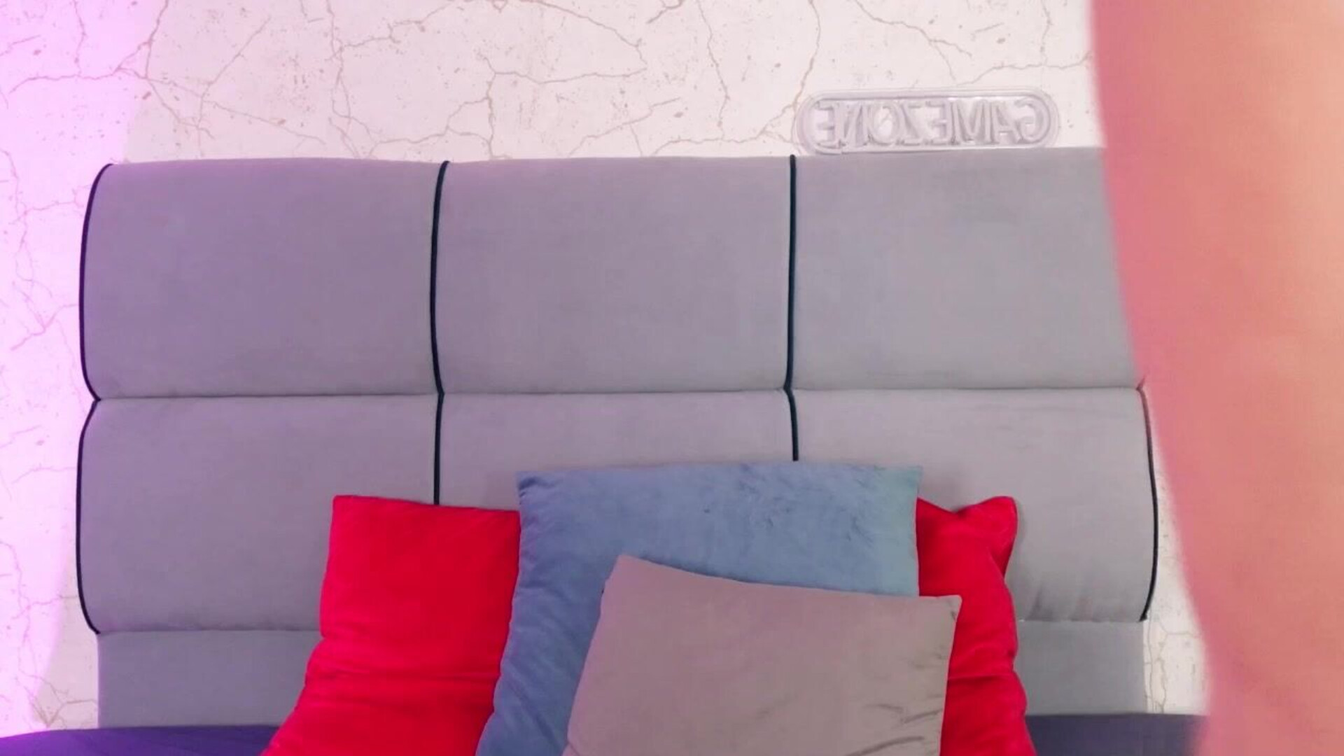 angiebrooks 2025 11 23 05h26m28s - webcam
