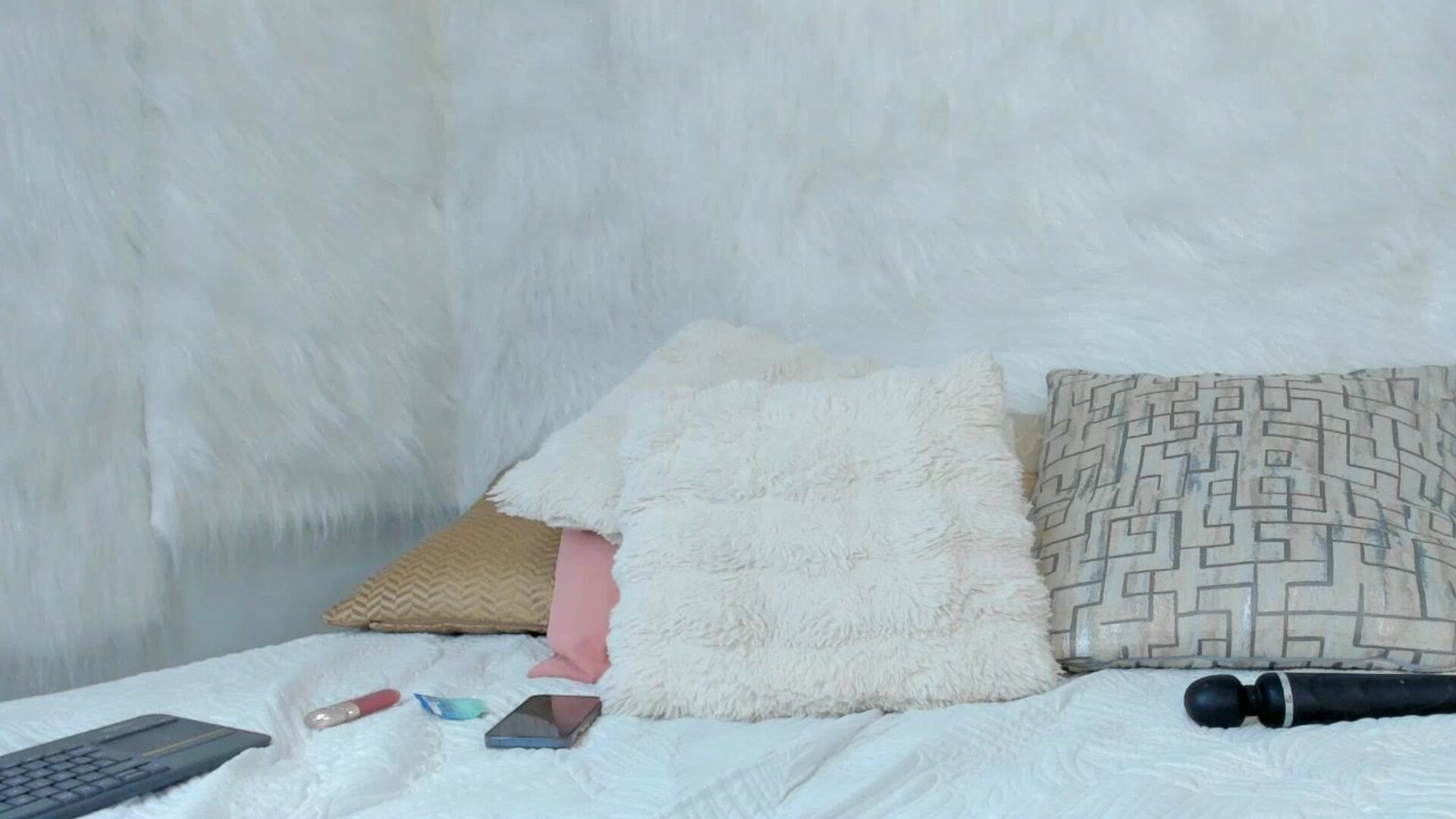 christybaker 2025 12 26 14h02m59s - webcam
