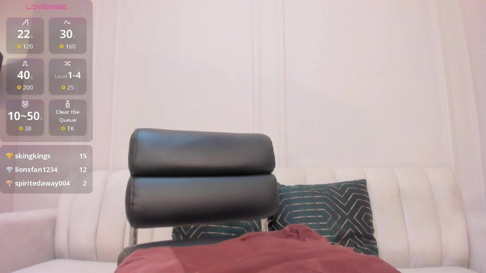 leahnovac 2025 11 30 07h58m57s - webcam