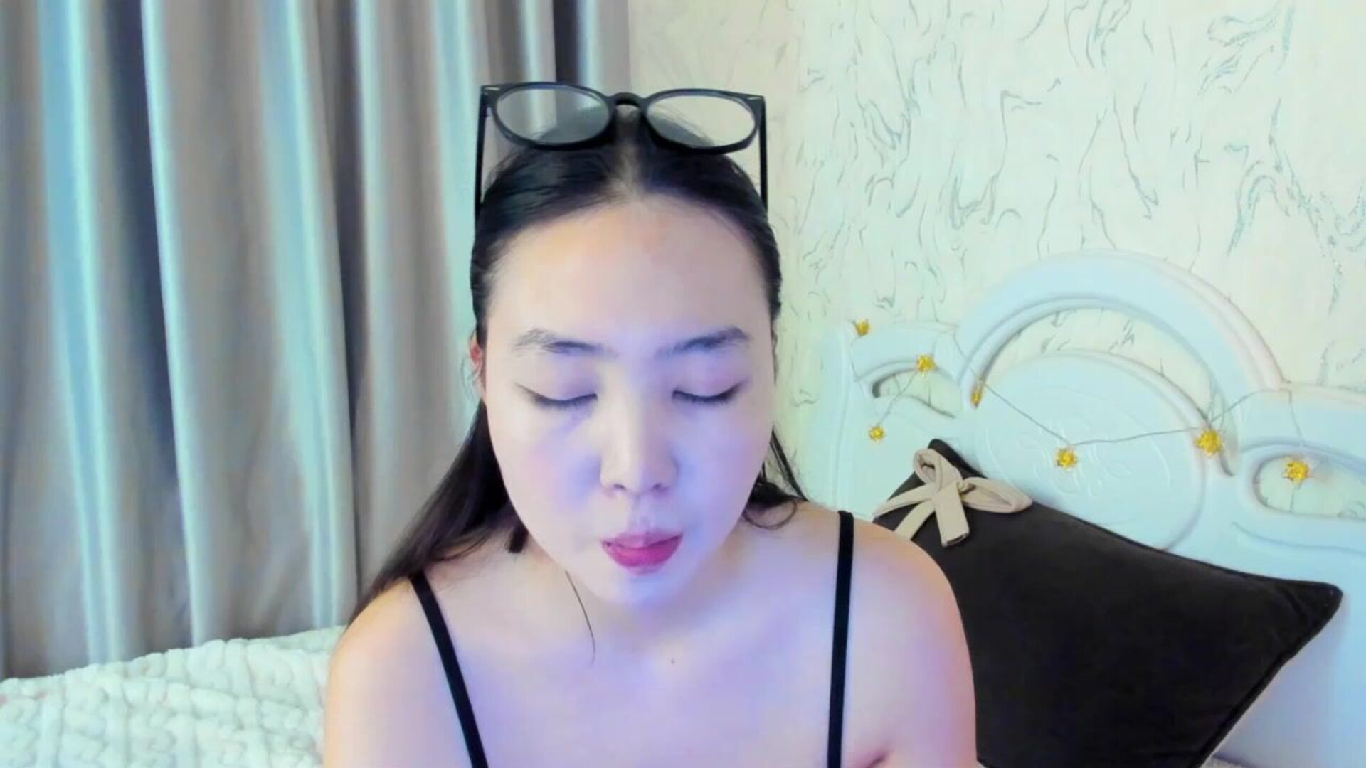 spooky tyan 2025 11 23 12h28m06s - webcam