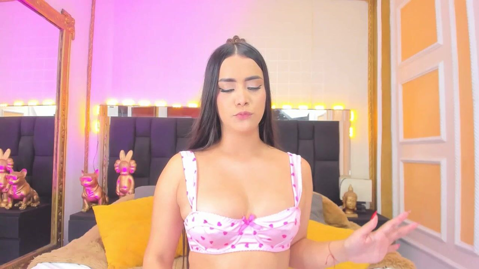 violetgomez 2026 01 08 17h23m38s - webcam