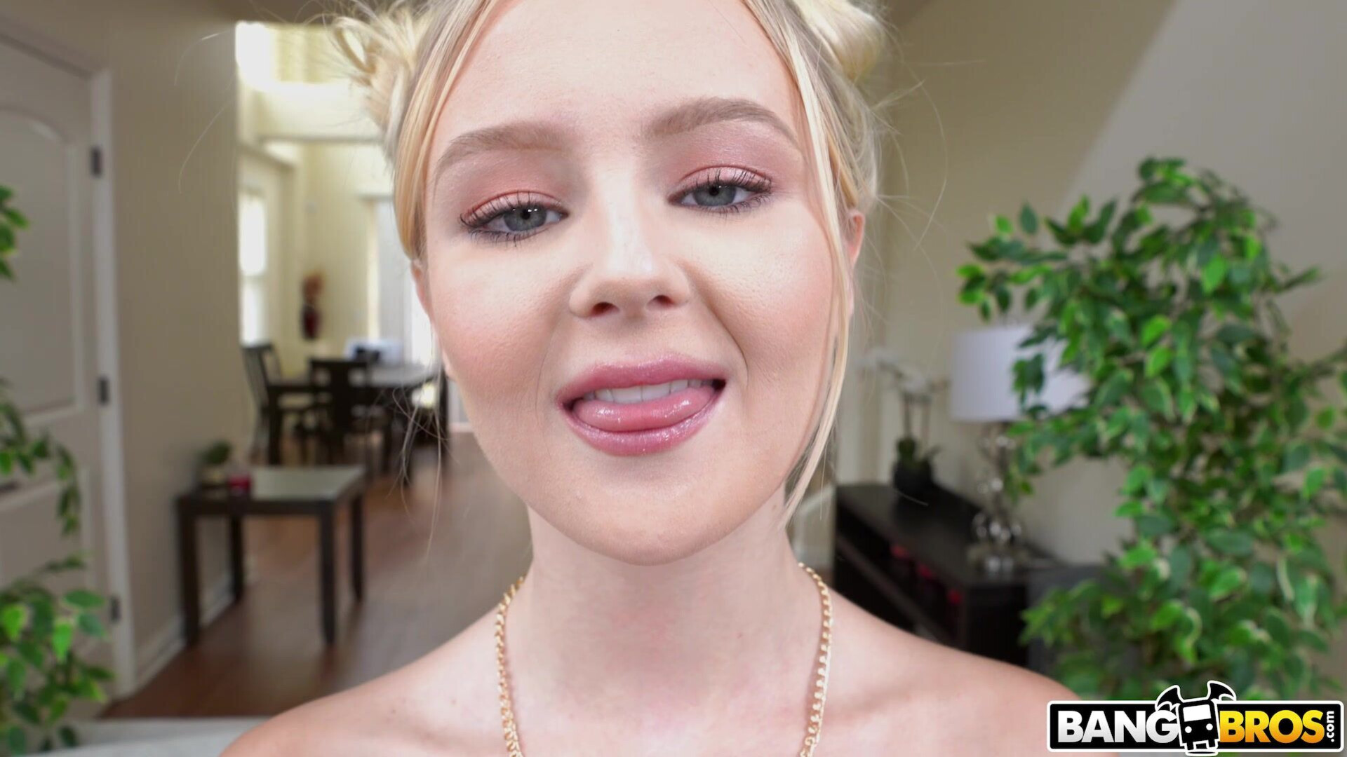 Breaking in Natalia Queen in 4k - teen - blonde - interracial