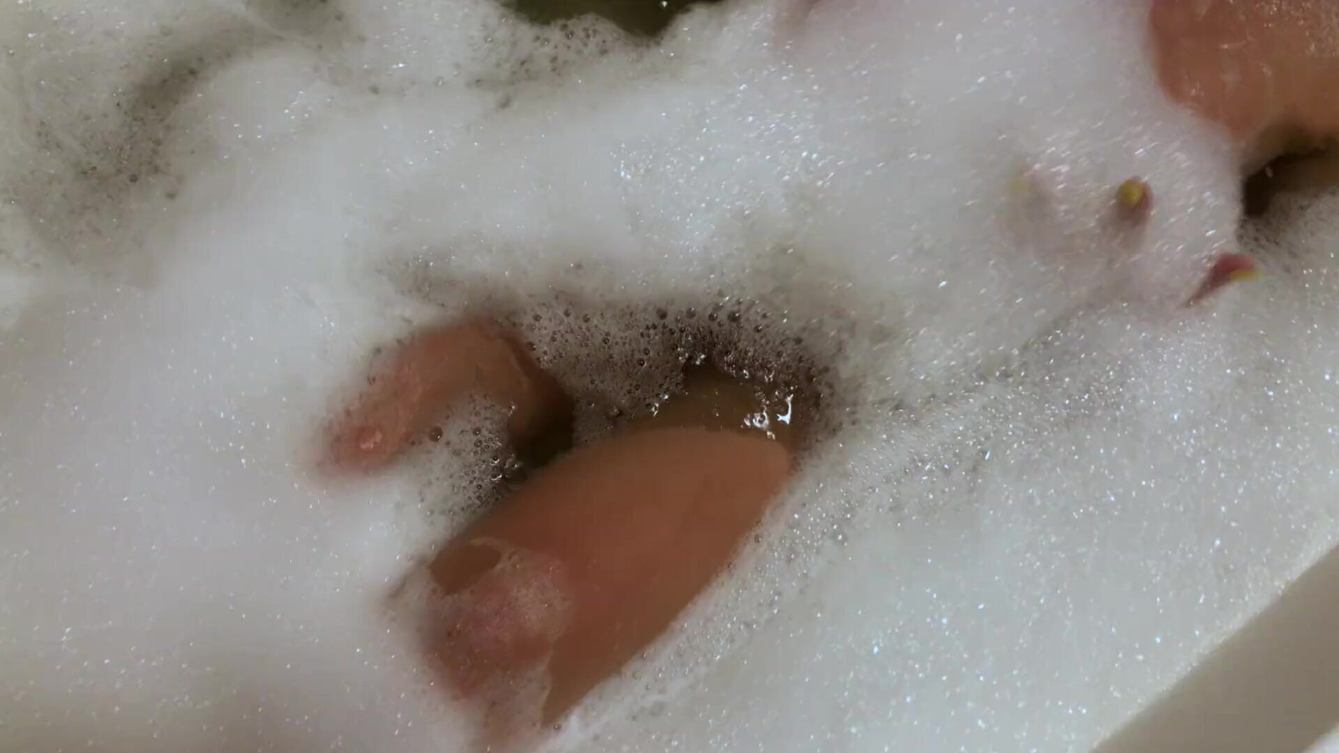 Dirty Lady Big Tits MILF Enjoys her Foamy Bath Rate my Sexy Wet Ass and Boobs 4К - softcore - amateur - solo
