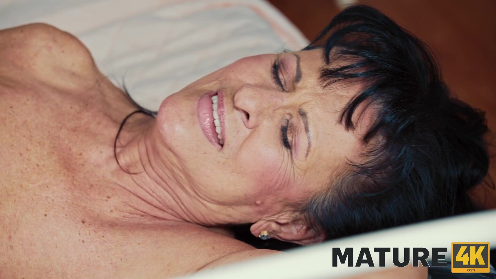 Disorder in court - amateur - mature - granny