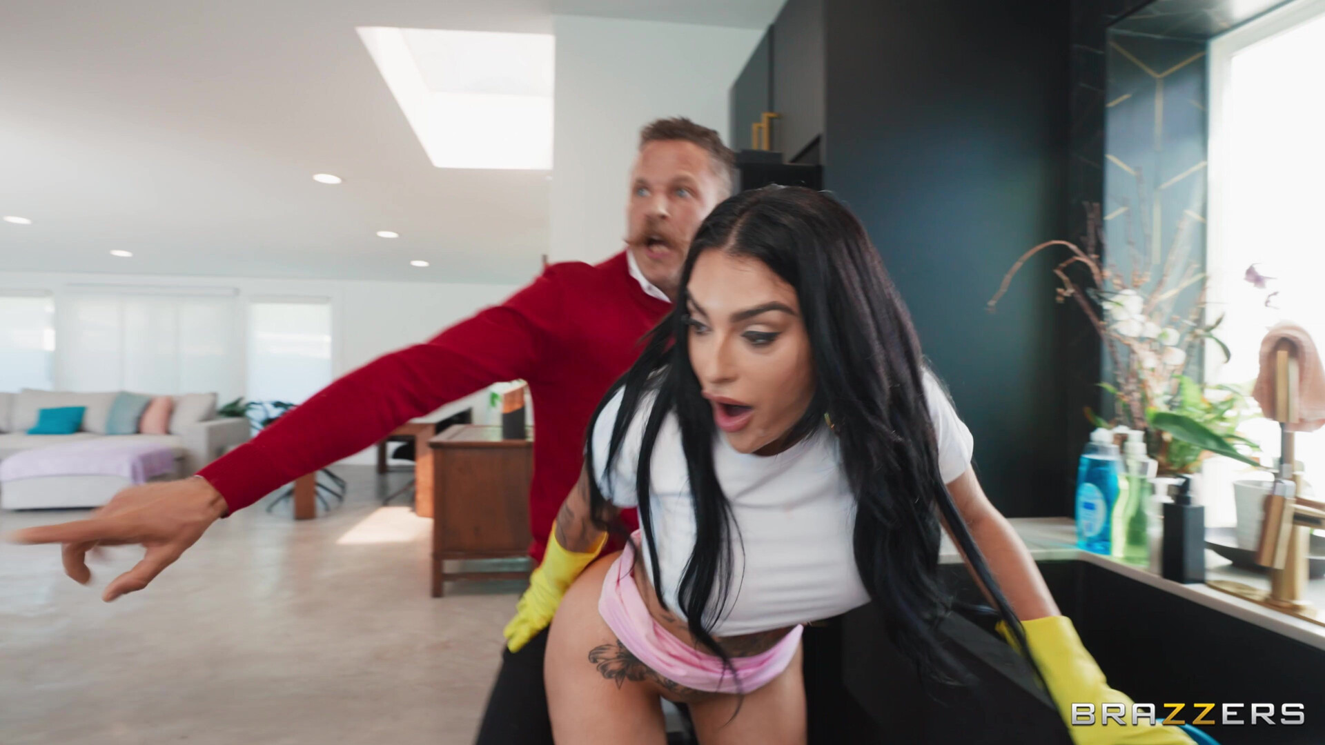 Egypt Horny House Guest Wants To Snag A Sneaky Fuck - babe - brunette - hardcore - tattooed - facial