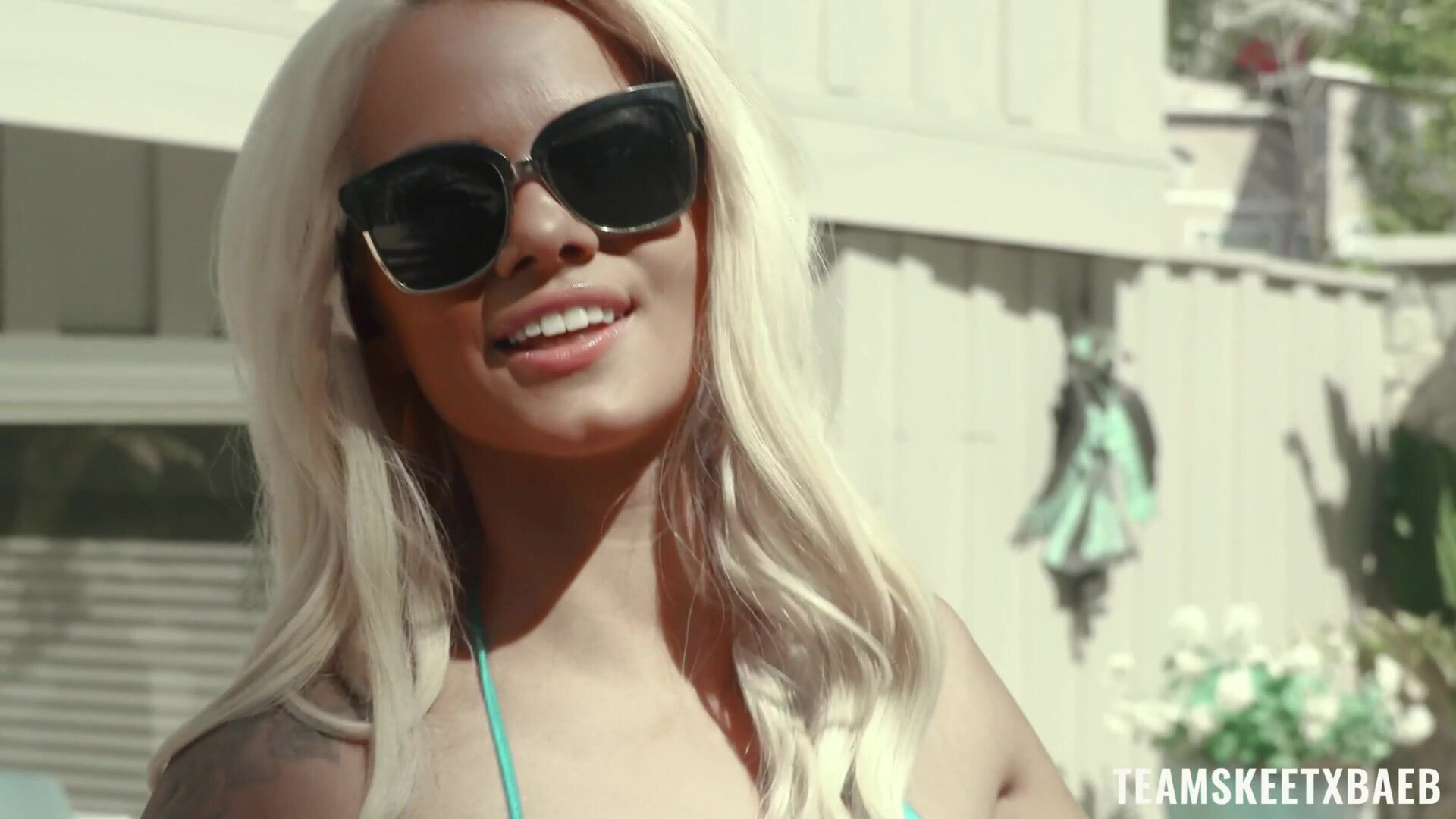 Elsa Jean Submissive Spinner - elsa - jean