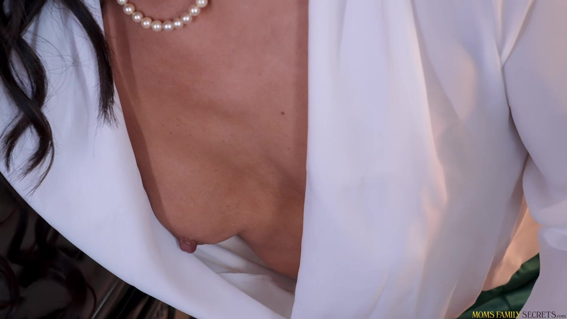 Izi Blu Hot MILF 4 - milf