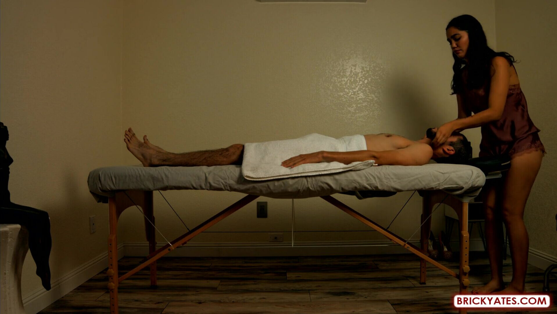 Luz Massage with a happy ending 1 of 2 - milf - big ass - blowjob