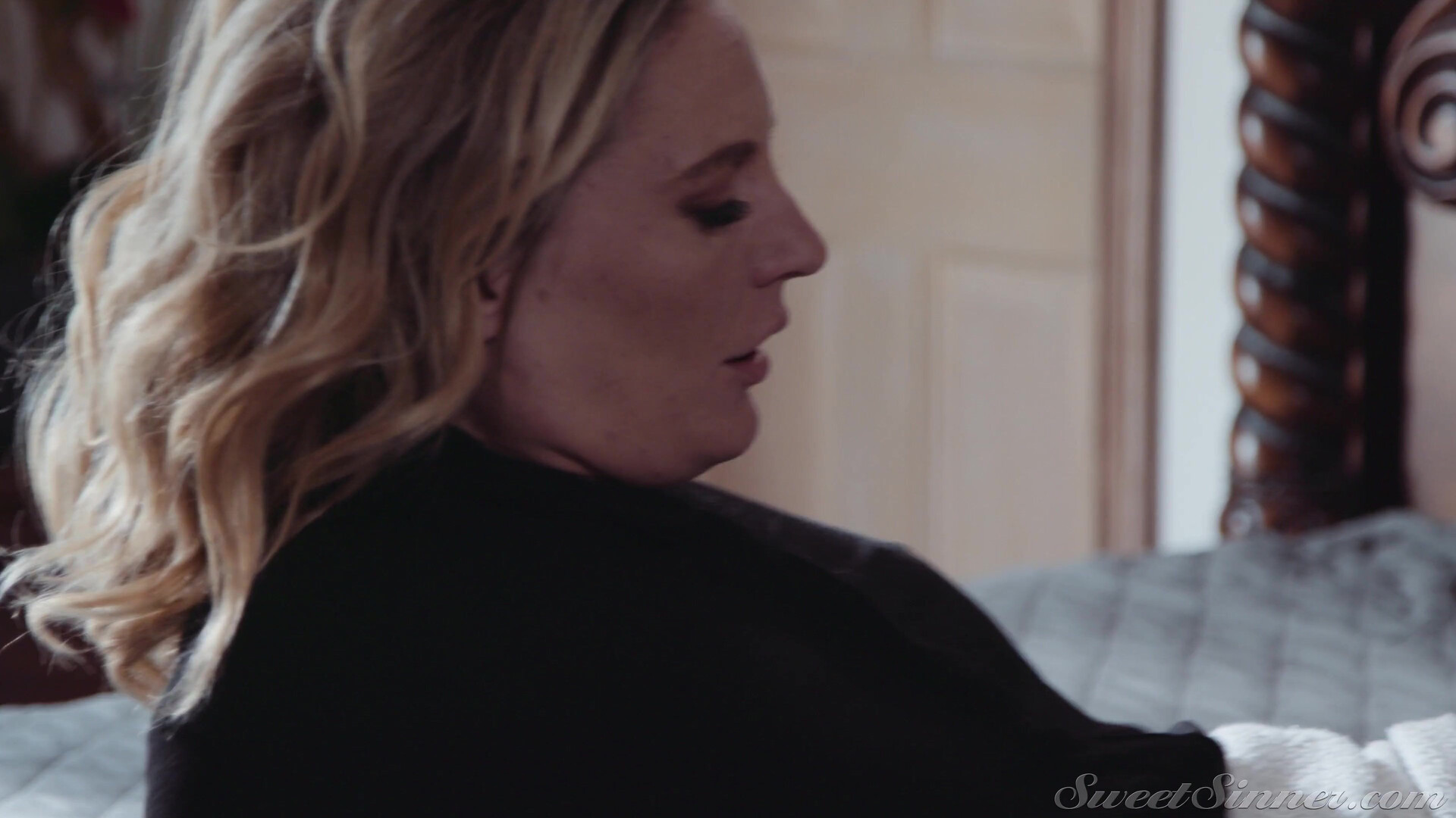 Mona wales - mona