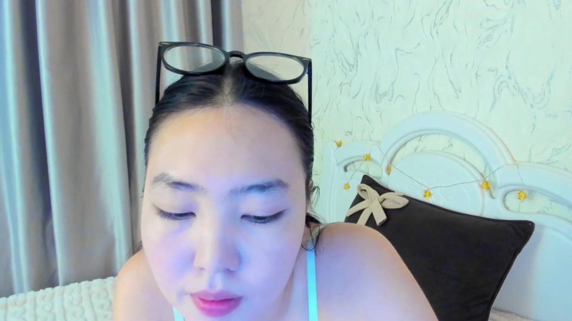 spooky tyan 2025 11 23 09h21m35s - webcam