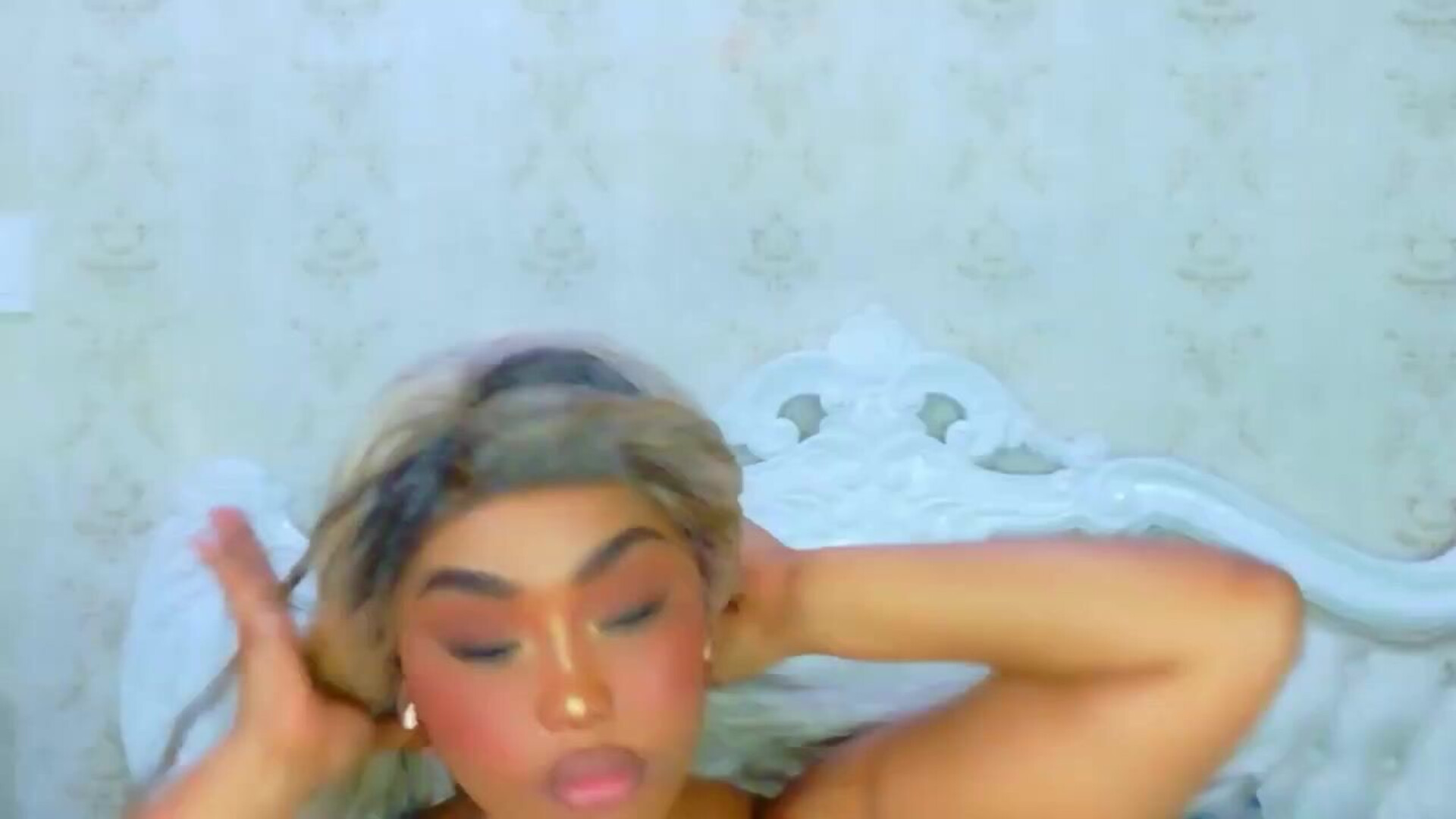 tianah glow 2025 12 24 16h55m50s - webcam