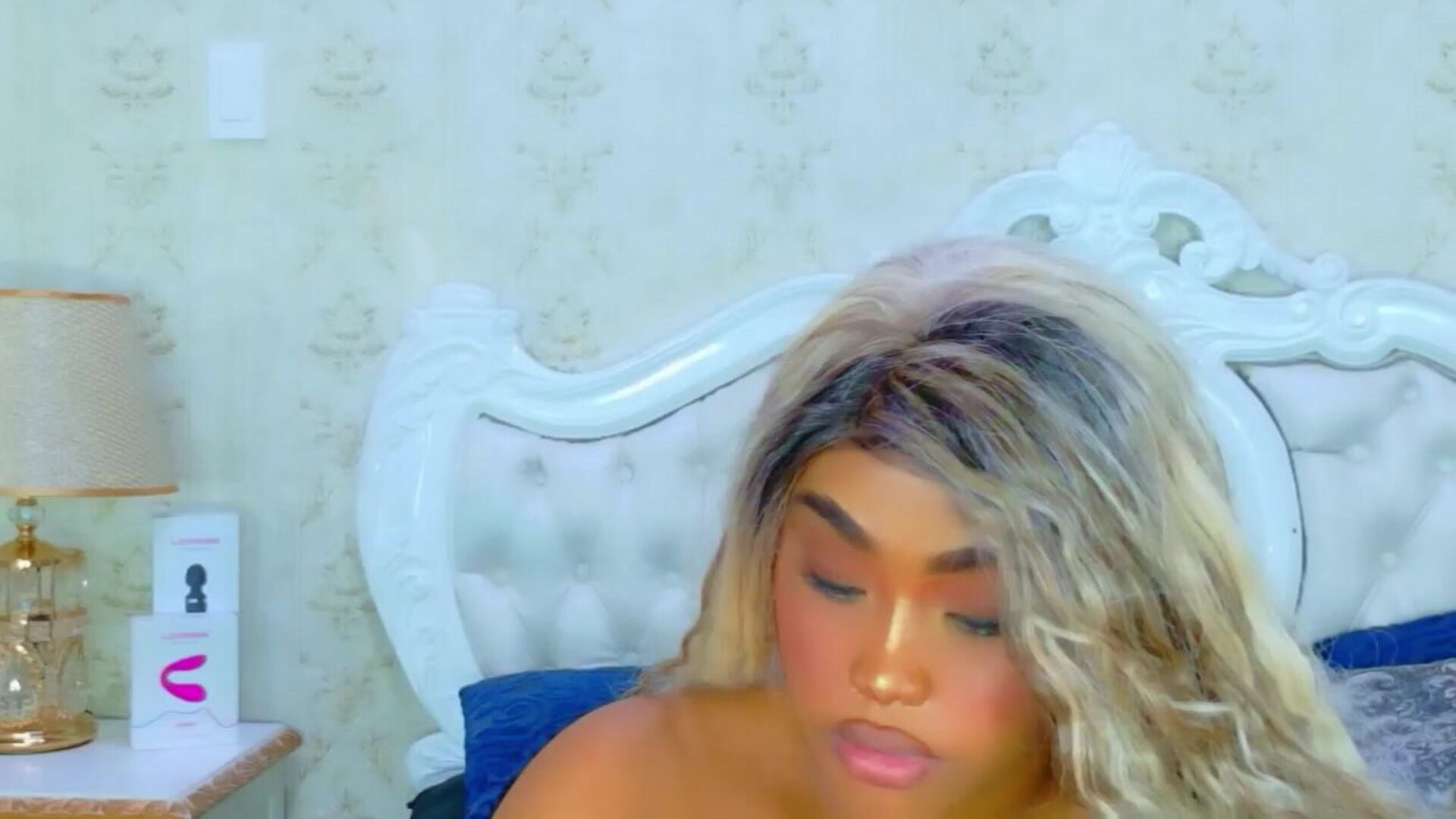 tianah glow 2025 12 24 16h55m50s - webcam