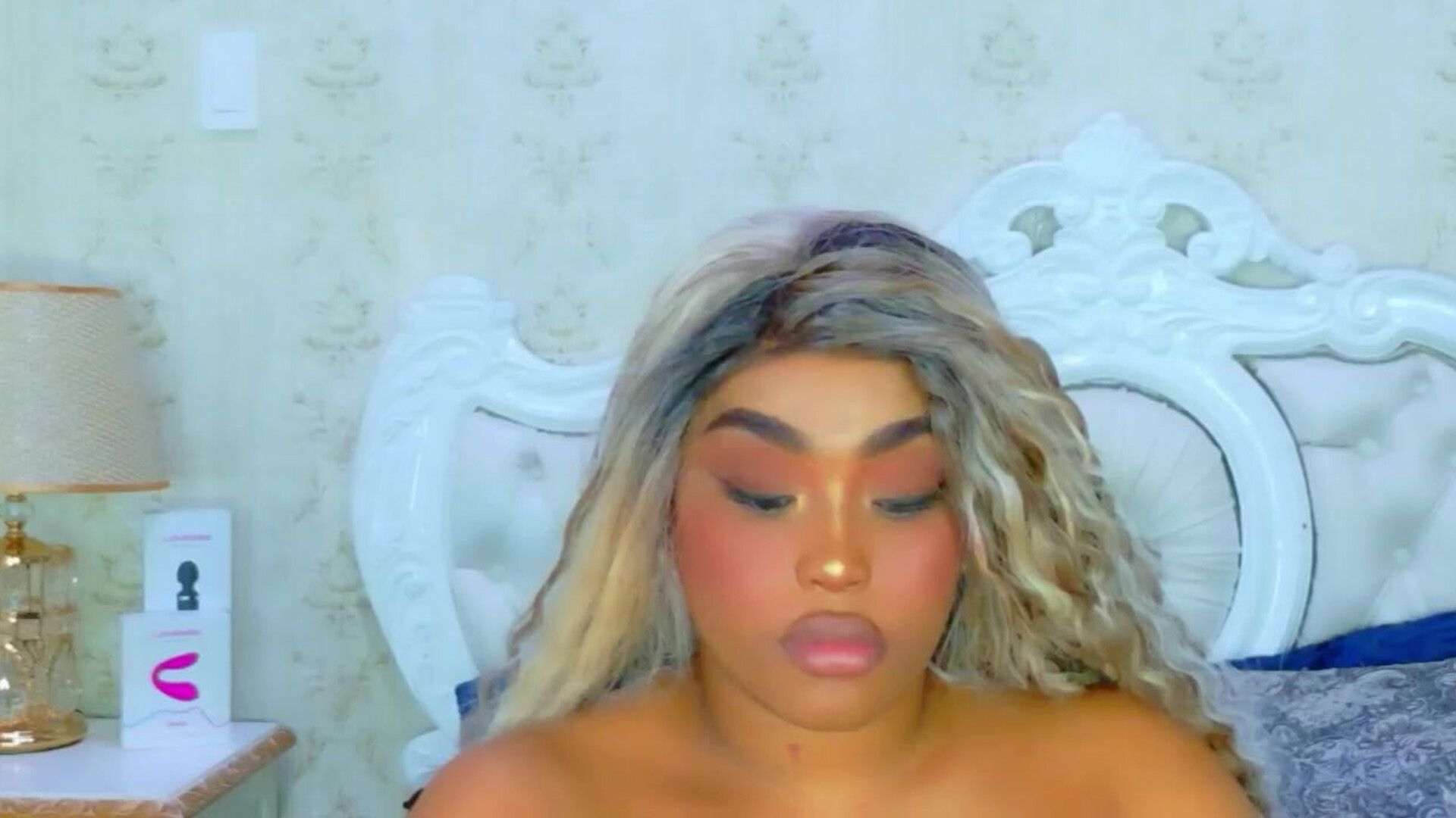 tianah glow 2025 12 24 16h55m50s - webcam