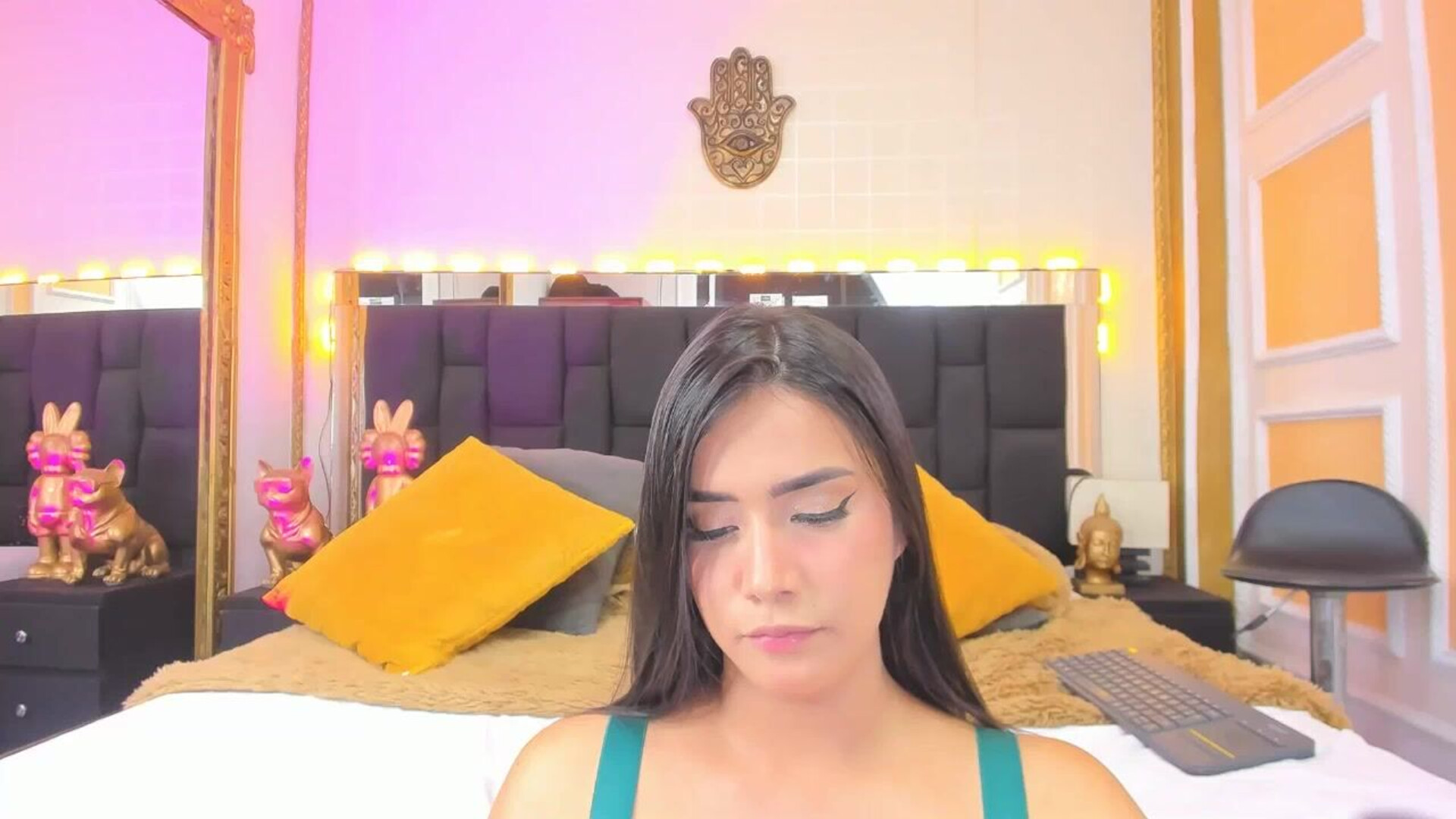 violetgomez 2026 01 13 20h02m36s - webcam