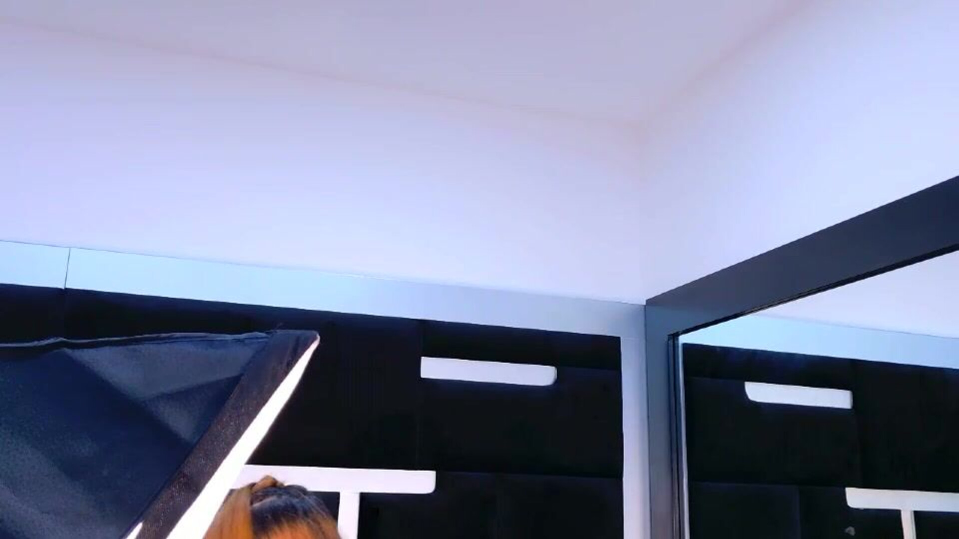 Alanaferrara 2025 12 05 21H57m26s - webcam