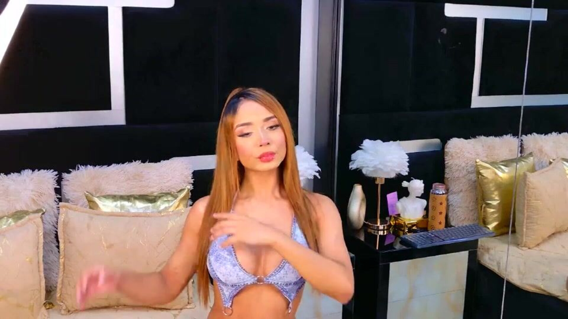 Alanaferrara 2025 12 05 21H57m26s - webcam