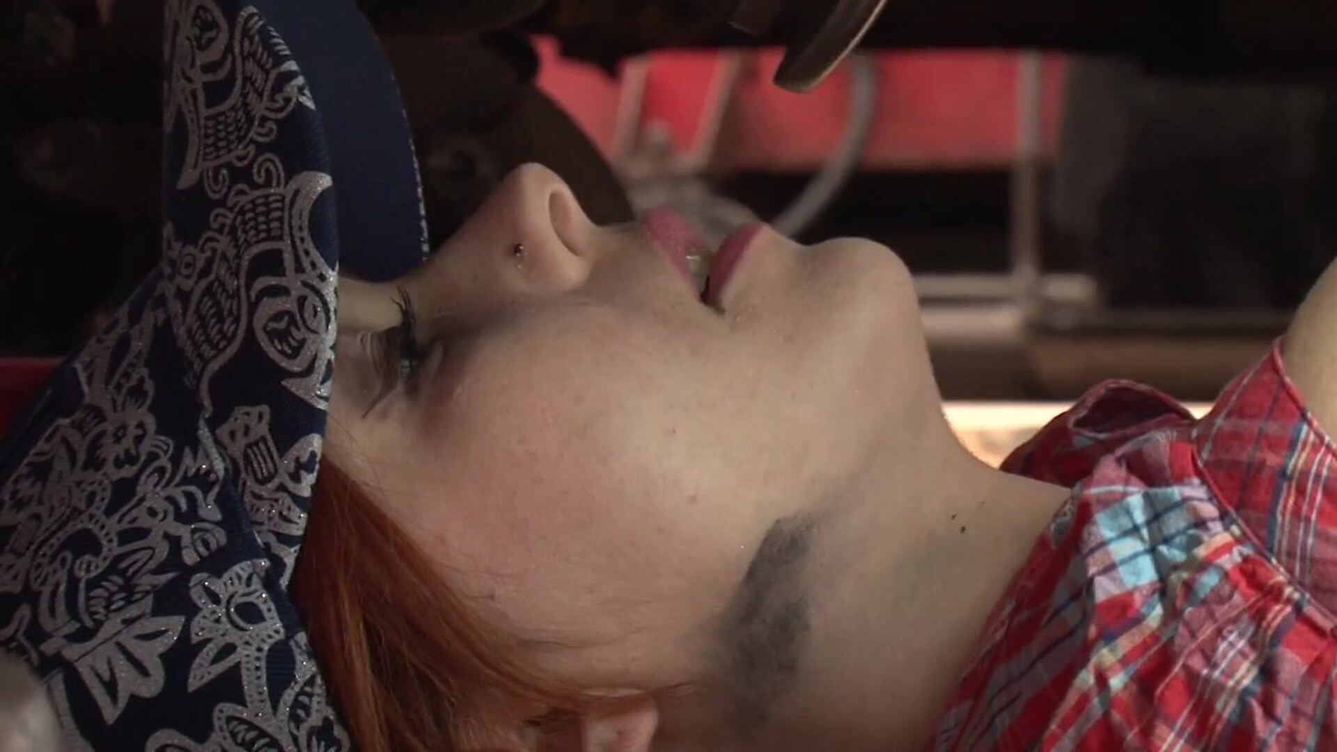 Angell Summers Buro Stuten - red head - hardcore - small tits