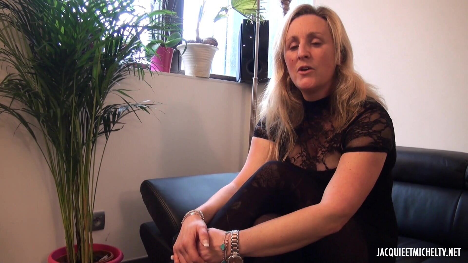 Clara Tastes extreme practices - milf - blowjob - big ass