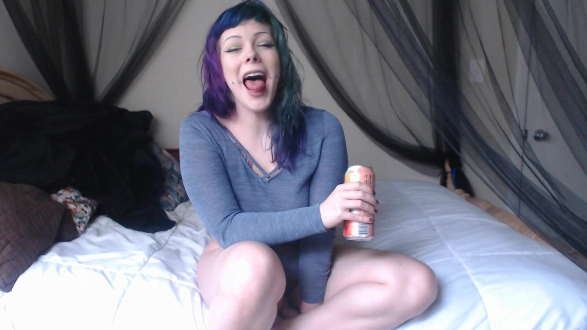 DamnedestCreature Chubby Alt Babe Burp Session - solo - softcore - amateur