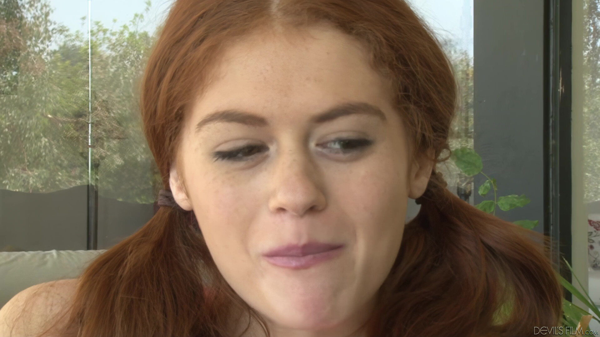 Getting her butt fucked while getting her toes sucked - toes
