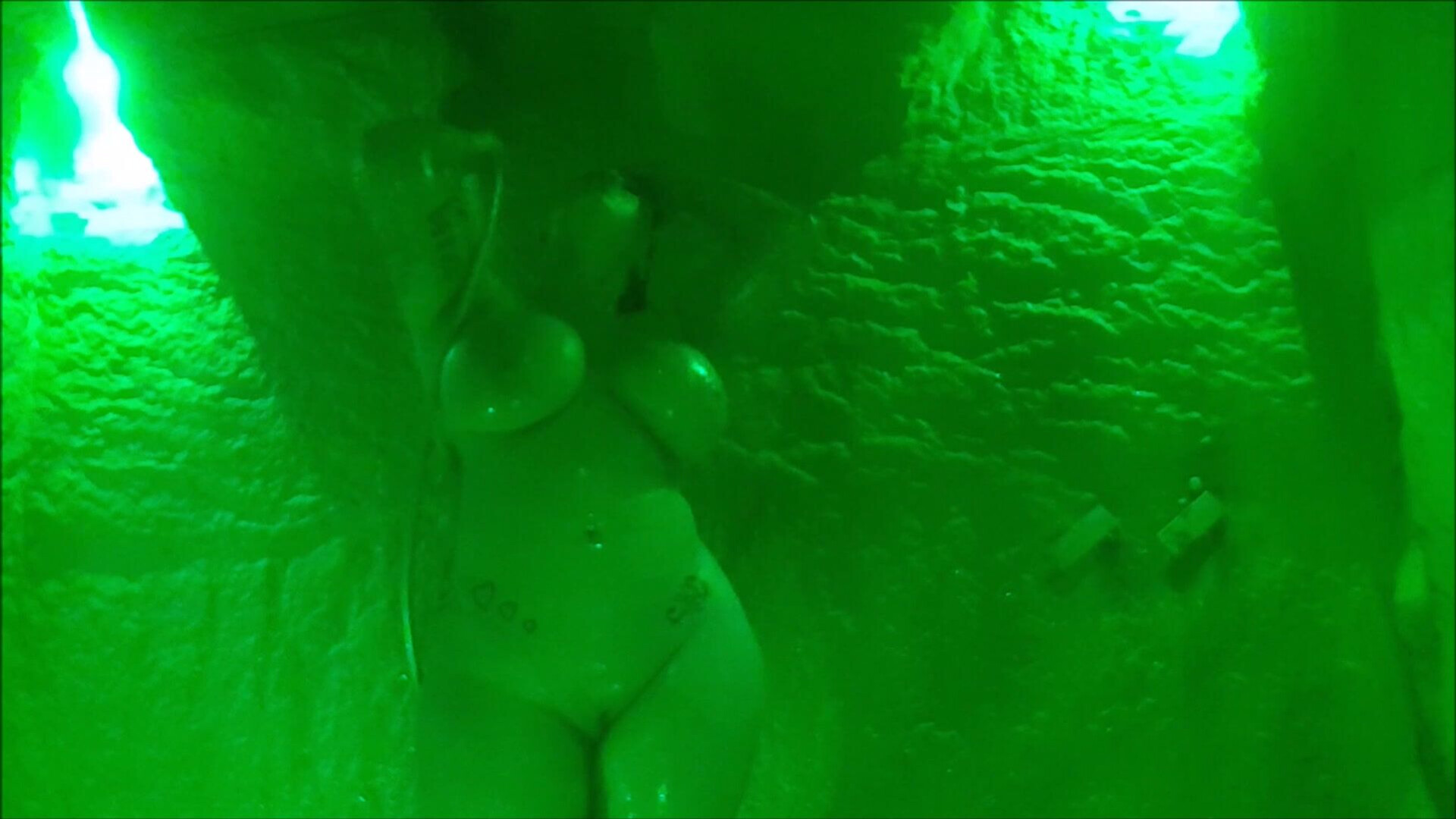 HarmonyReigns Hulk Shower - milf - big ass - big tits