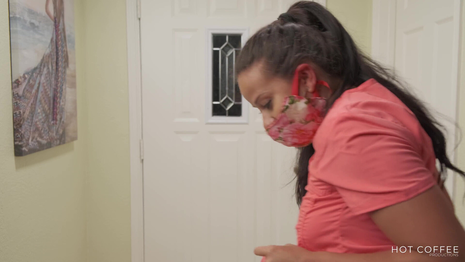 JollaPr Enfermera Culona Llega A Casa Y Es Bien Recibida Por Su Esposo - milf - big ass - big tits