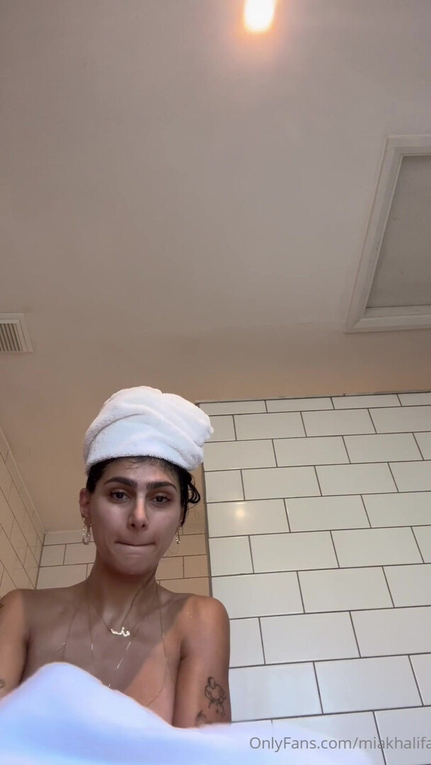 Mia Khalifa Podcast On Youtube 2 4K - xxx