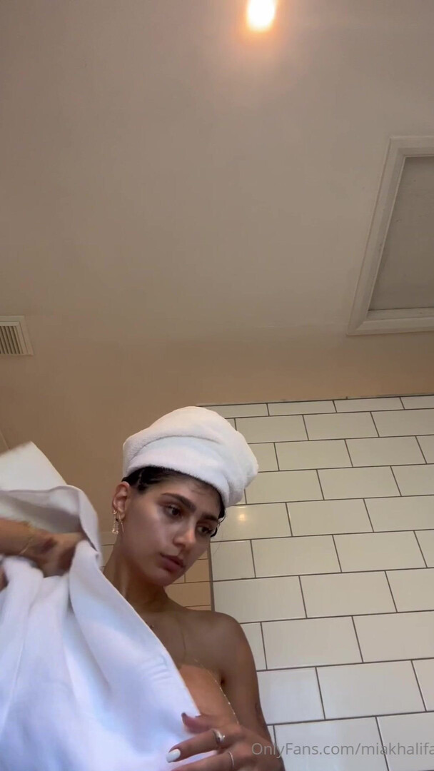 Mia Khalifa Podcast On Youtube 2 4K - xxx