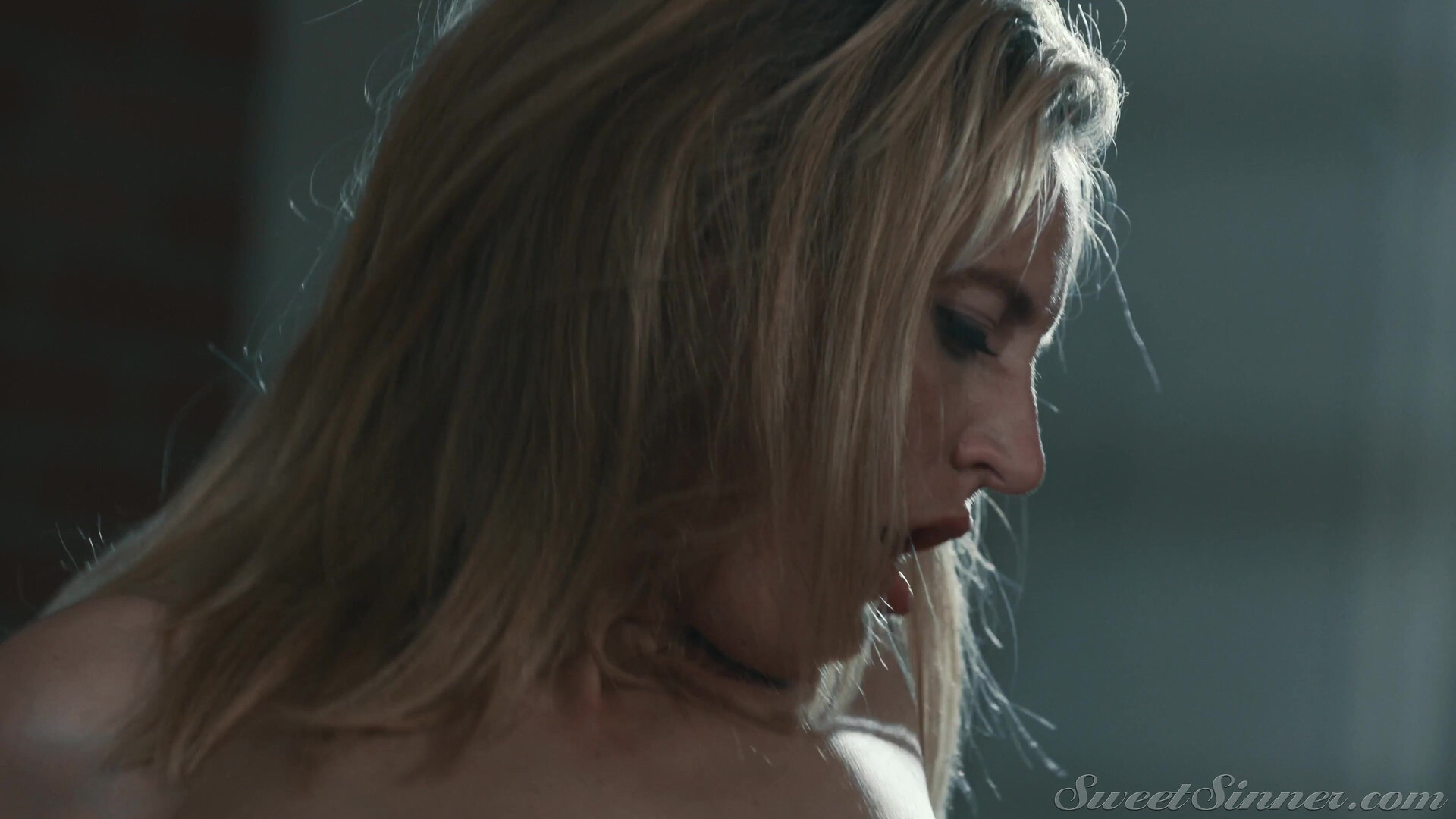 Mona wales erotic - mona