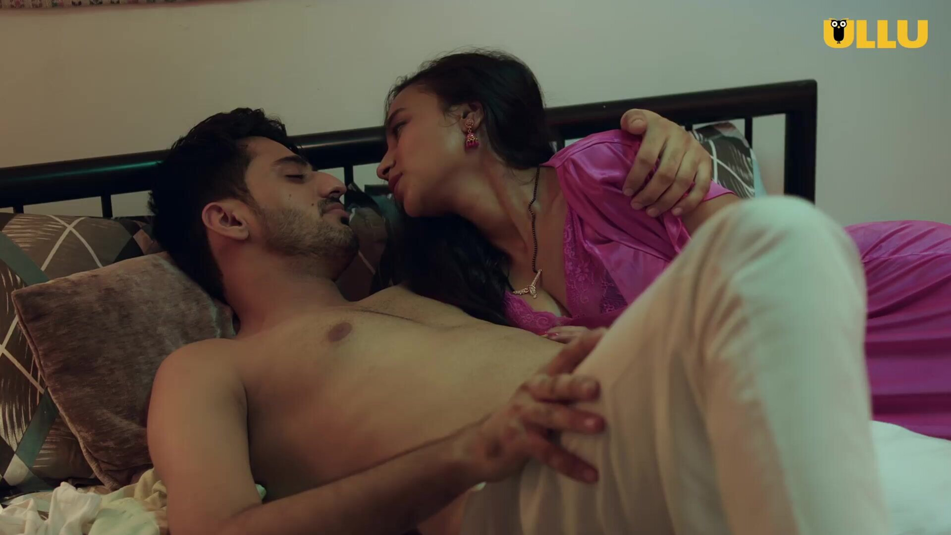 Saas, Bahu and NRI S01E02 - ass