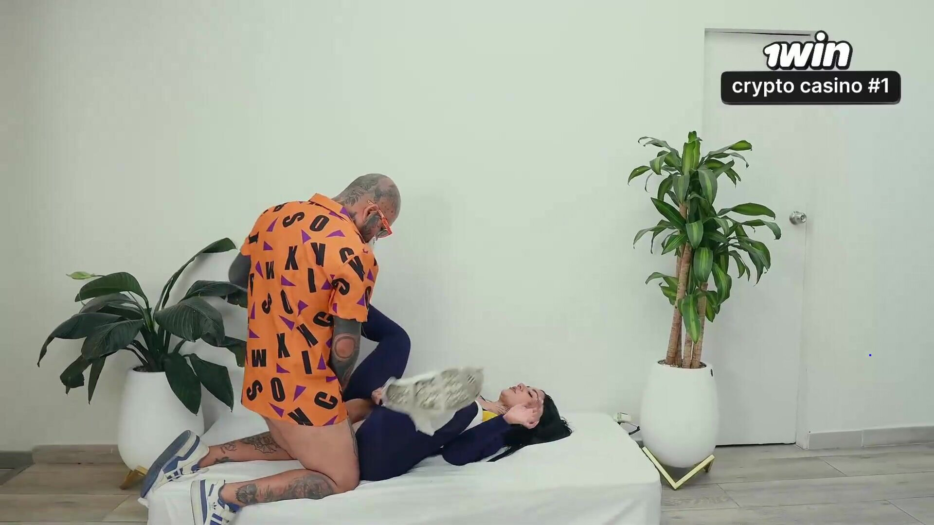Veguetta sucks Master Roshi's rock hard salami and swallows all his spunk LA torr - porn - cosplay - xxx - hardcore