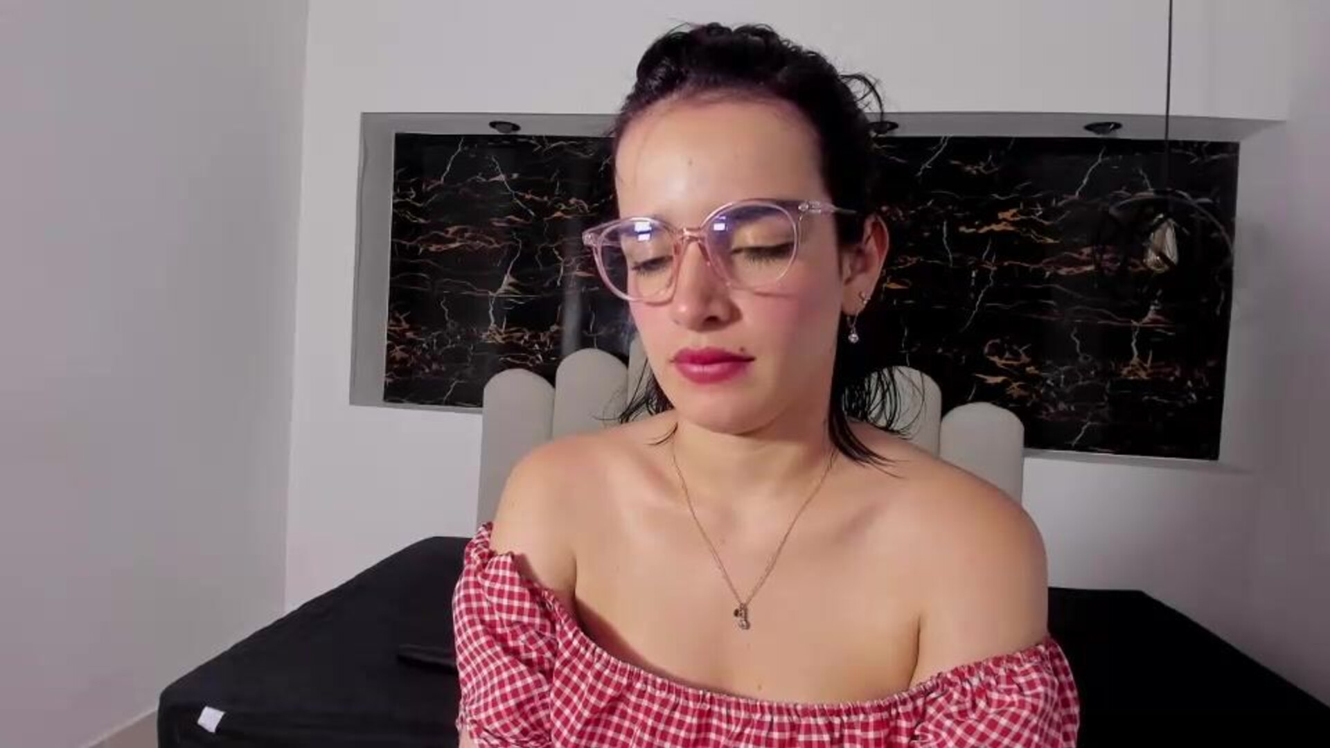 annyrosee 2025 12 10 19h06m12s - webcam