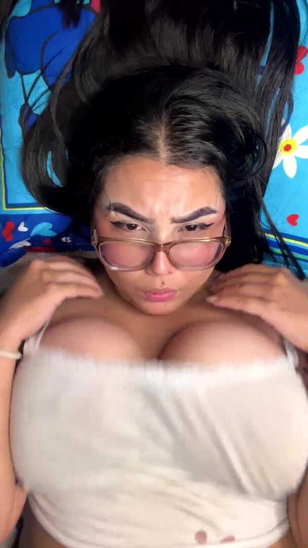 silviakoxxx 2025 11 23 00h20m10s - webcam