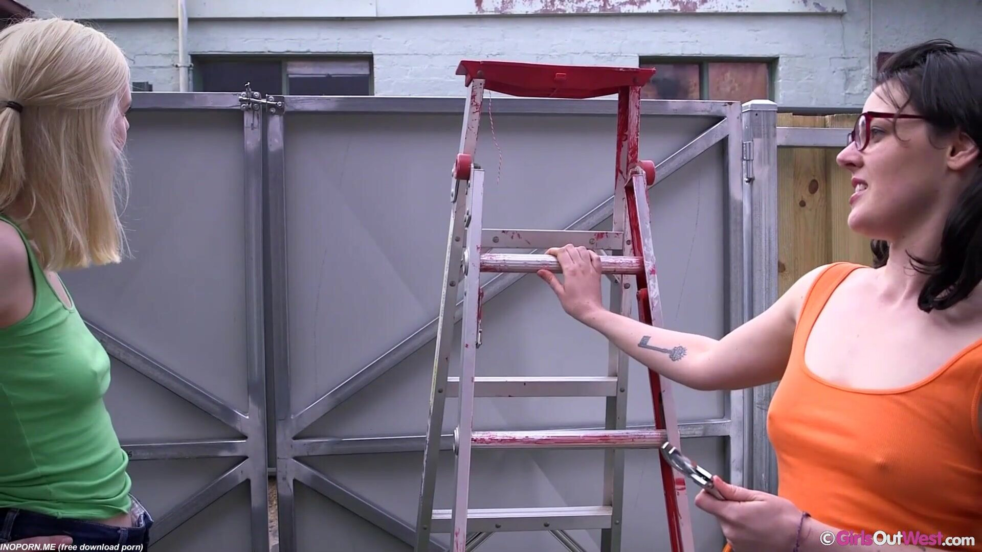 Dion & Mae Chick Tradies - lesbian - big ass - big tits
