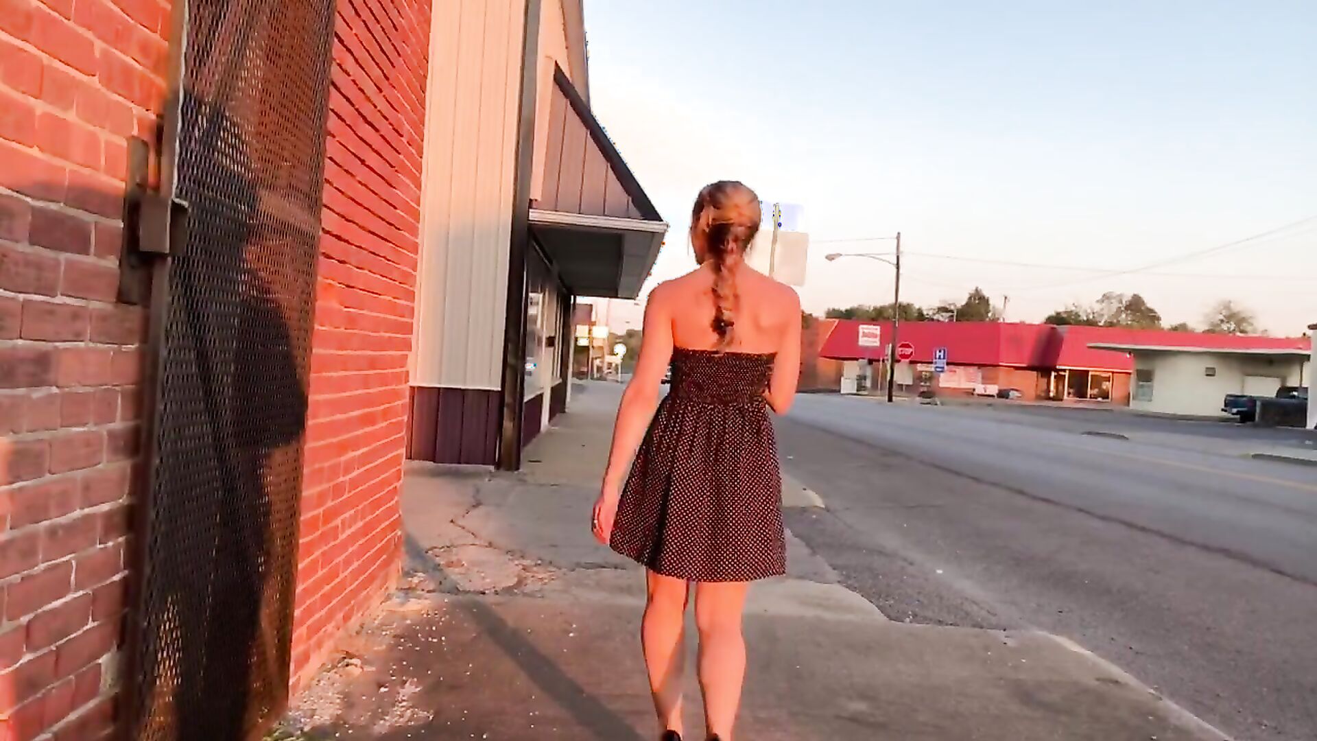 ErikaSwingz - Street Flashing at a Wedding - ManyVids - blonde - milf - big tits - natural tits - pov - blowjob