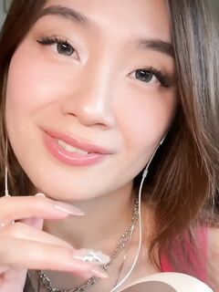 Lin ASMR Crazy Ear Eating