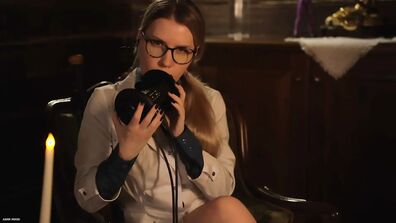 ASMR Mood Dr. Harleen Quinzel Breath & Kisses