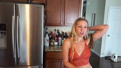 Erikaswingz - juste pour s'amuser et faire les fous - nombreuses vidéos - blonde - MILF - gros seins - seins naturels - POV - fellation