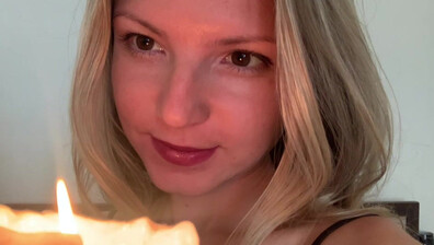 Gina Gerson - fã atrás de mim - manyvids - loira - POV - mamas pequenas