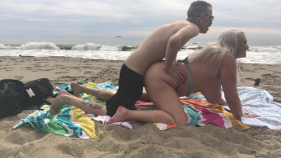 Cameron Skye - Milf Fucks Photographer at Public Beach - ManyVids - milf - public - outdoor - blonde - big tits - pov