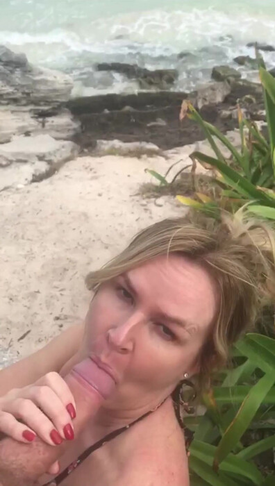 Marcrosexxx - holidaymaker gets fucked on the beach - ManyVids - outdoor - pov - blowjob - big dick