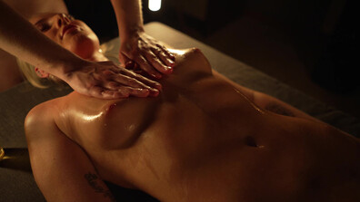 Emily Walters - Lesbian oily massage with a happy ending - ManyVids - lesbian - oil - massage - blonde - milf - small tits - tattoo - dirty talk - pov