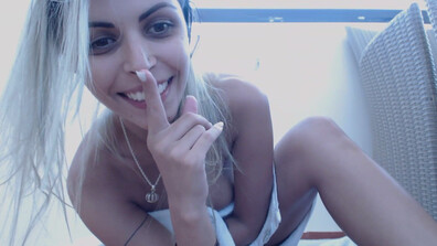 NicoleBelle - Fingering my pussy outdoors - ManyVids - pussy - outdoor - virtualsex - fake tits - pov - dirty talk - big tits - brunette - solo