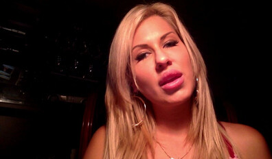 Savana Styles - Savana Styles Loves Lipstick - ManyVids - milf - big tits - fake tits