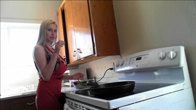 Kristi Lovett - Kristi Makes You Breakfast - ManyVids - milf - fake tits - blonde - big tits - pov - dirty talk