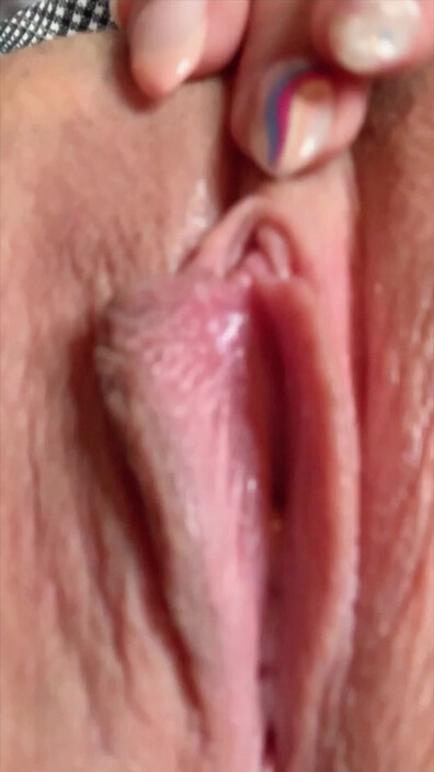 Erin Moore - Worship your Giantess Mummy - ManyVids - milf - brunette - pov - big tits - tattoo