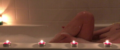 Catherine Grey Bubble Bath Candle Light - softcore - amateur - solo