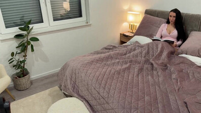 HOT Eva Keks One Winter Night Cold Outside but Hot in Stepmoms Bed - babe